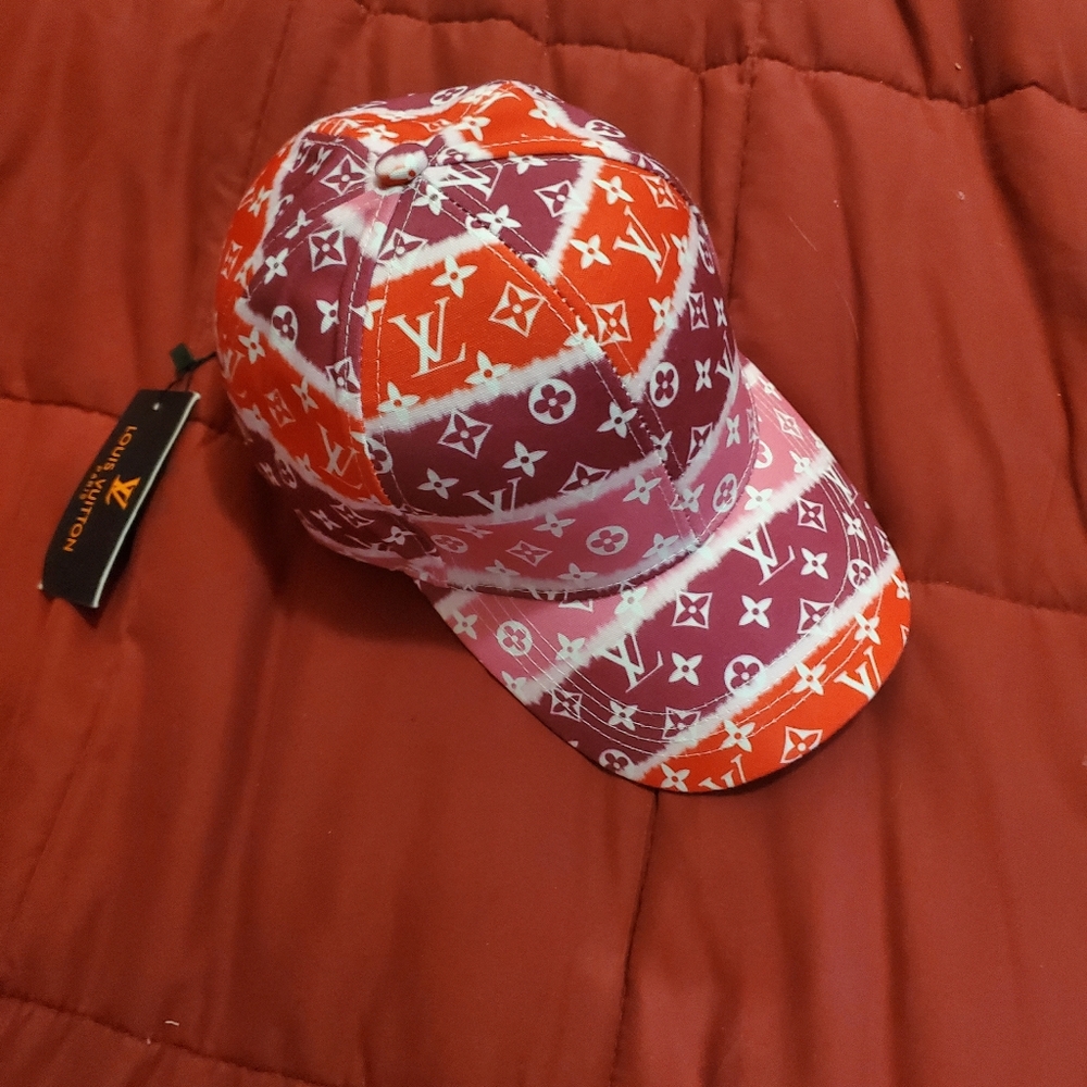 LV HAT